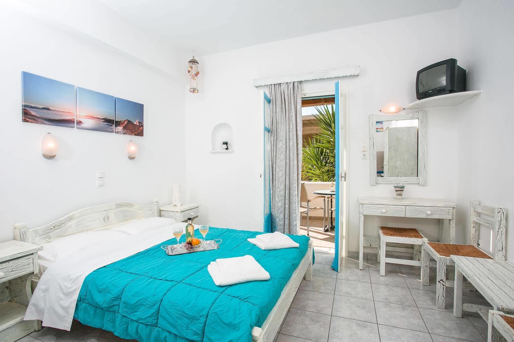 Joseph Apartments Парос Екстериор снимка
