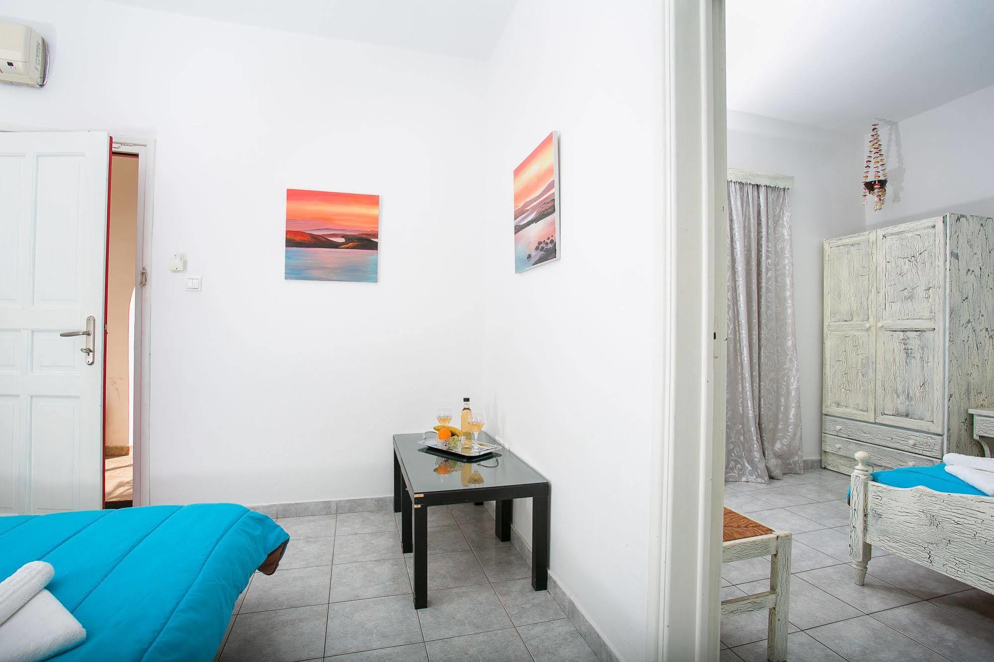 Joseph Apartments Парос Екстериор снимка