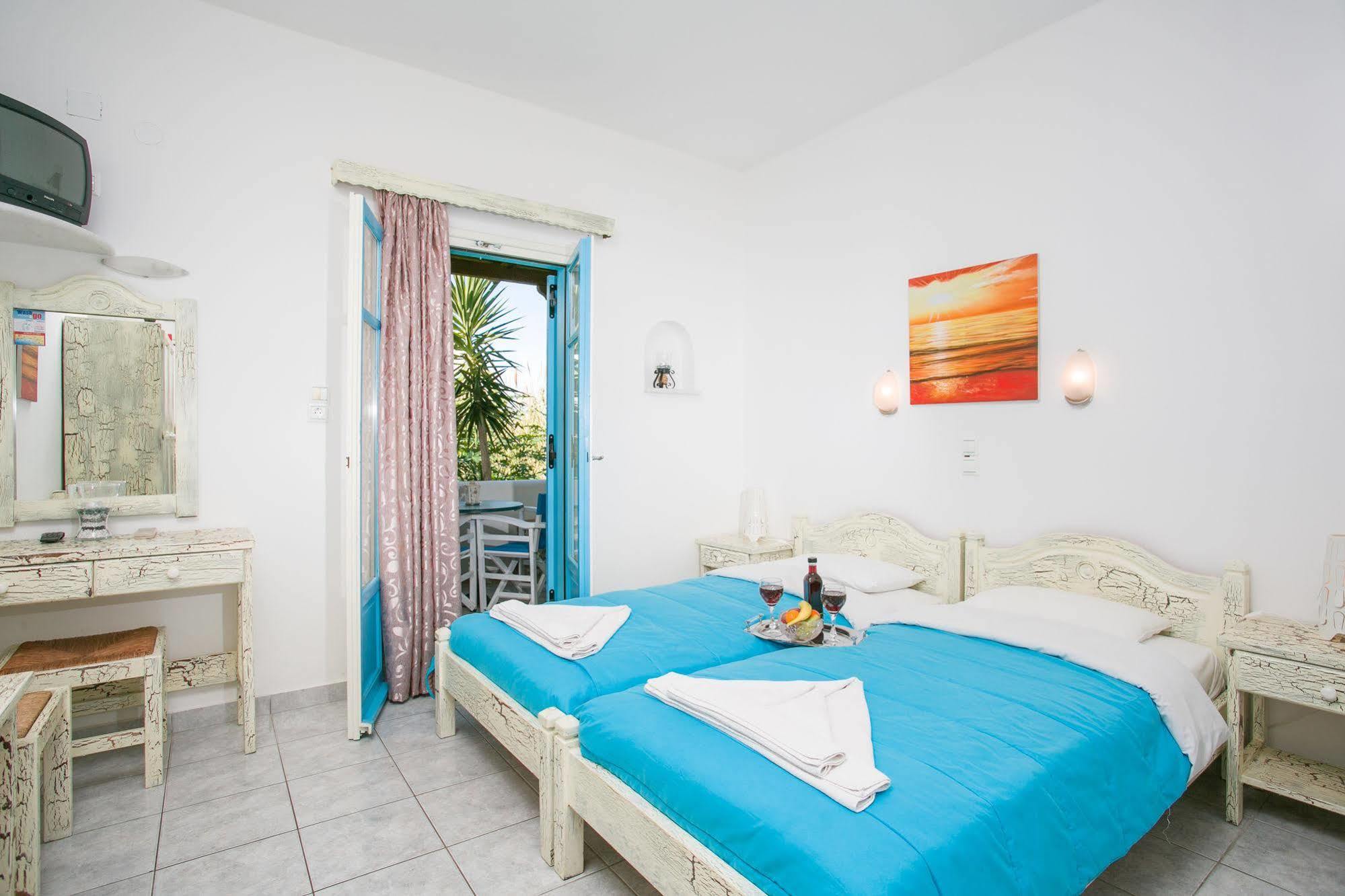 Joseph Apartments Парос Екстериор снимка
